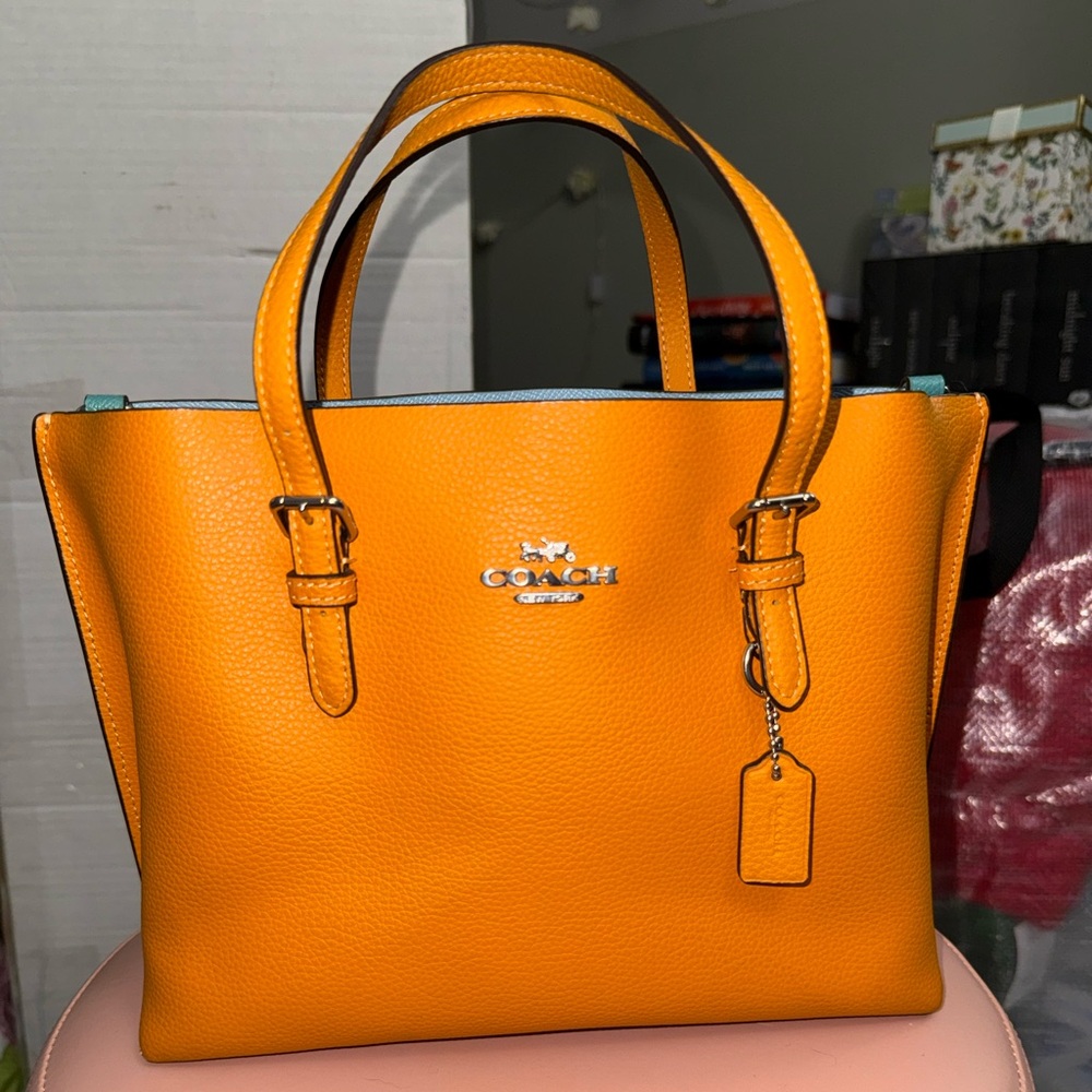 🚨SOLD🚨 Coach Mollie Tote Bag 25
